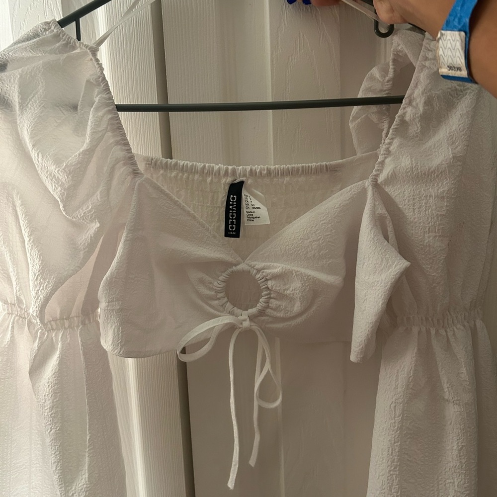 White crop long sleeve